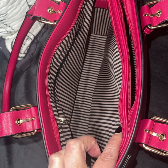 Vegan (3 piece) Fuchsia Tote, Crossbody & Wallet. 🩷 - Picture 9 of 12